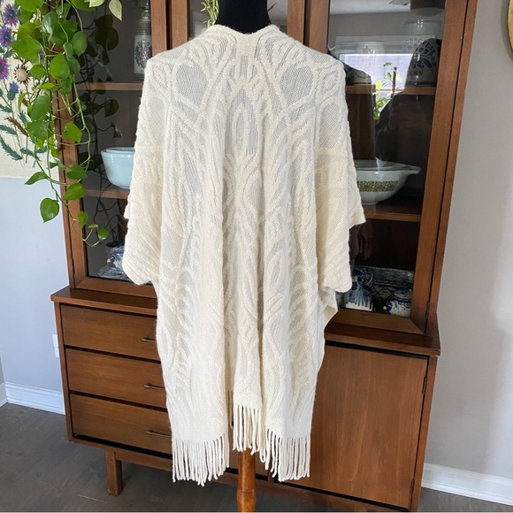 Do everything in Love Brand Open Knit Kimono with Fringe Tassels - Picture 5 of 7